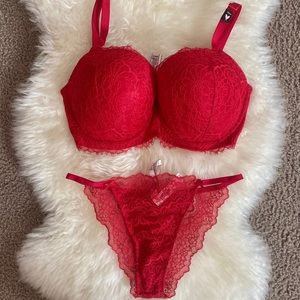 Victoria’s Secret Dream Angels lined Demi Set